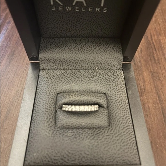 DIAMOND ENGAGEMENT RING AND WEDDING BAND - Size 6 - Picture 3 of 4